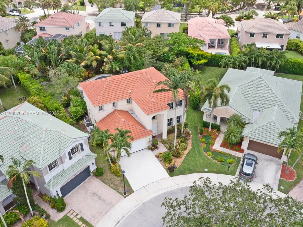 4209 Pinewood Ln Weston, FL 33331