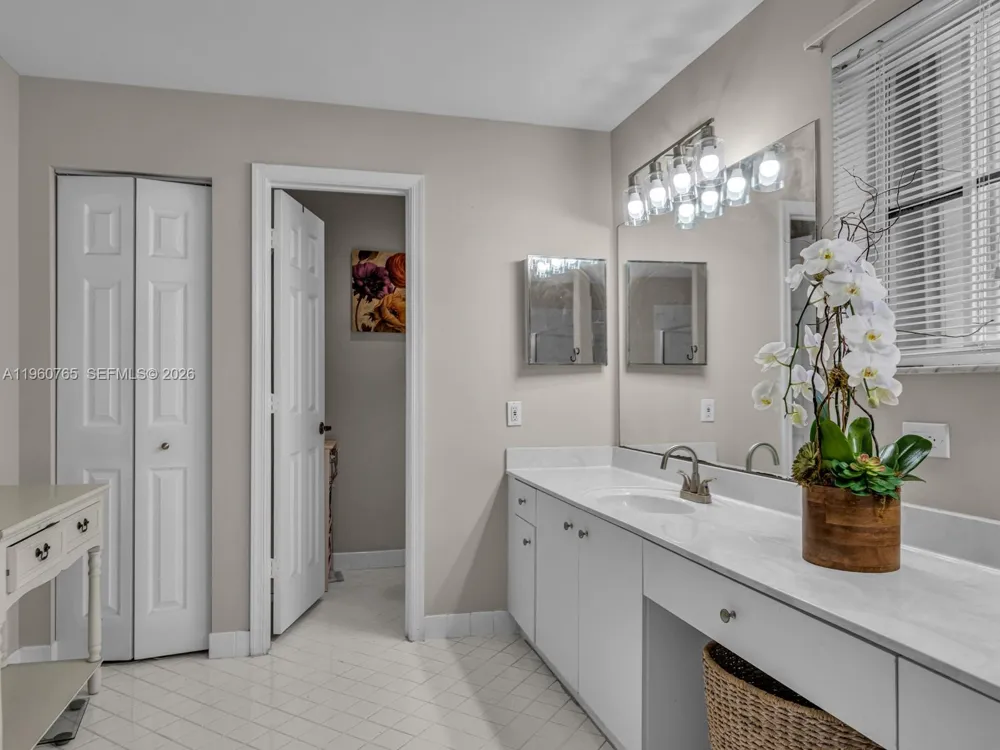 4209 Pinewood Ln Weston, FL 33331