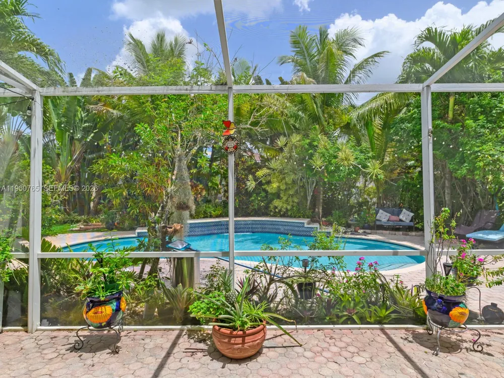 4209 Pinewood Ln Weston, FL 33331