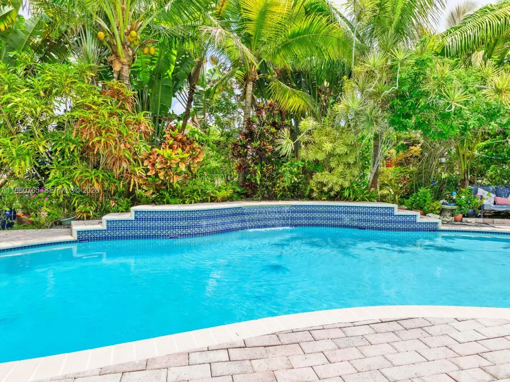 4209 Pinewood Ln Weston, FL 33331