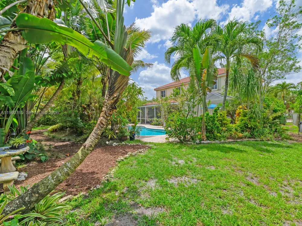 4209 Pinewood Ln Weston, FL 33331