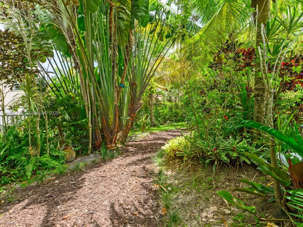 4209 Pinewood Ln Weston, FL 33331