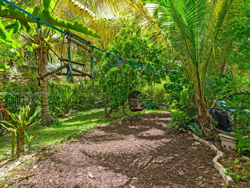 4209 Pinewood Ln Weston, FL 33331