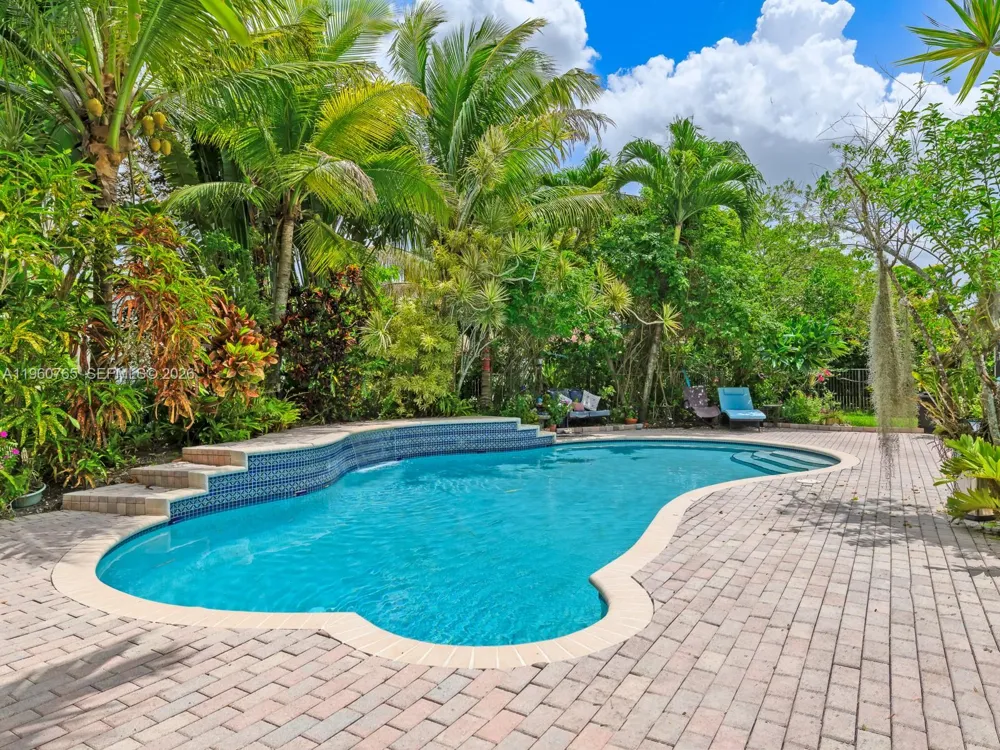 4209 Pinewood Ln Weston, FL 33331