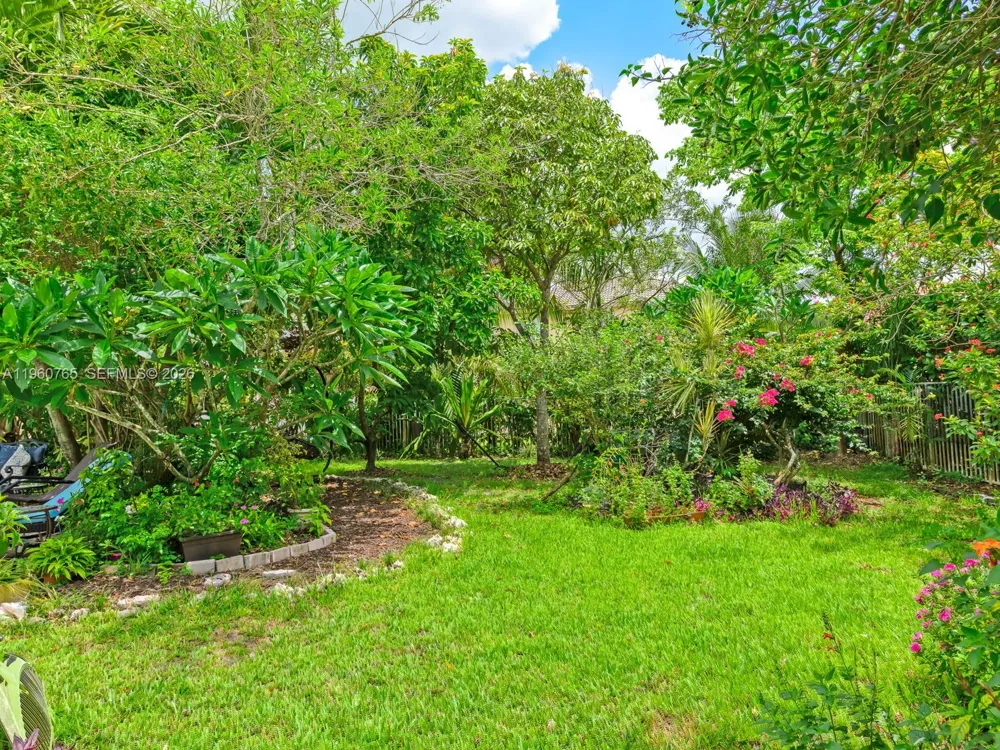 4209 Pinewood Ln Weston, FL 33331
