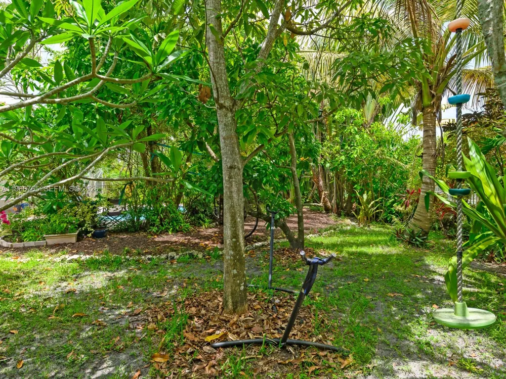 4209 Pinewood Ln Weston, FL 33331