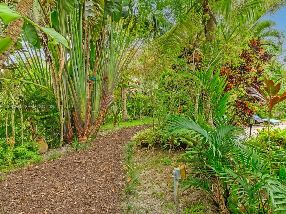 4209 Pinewood Ln Weston, FL 33331