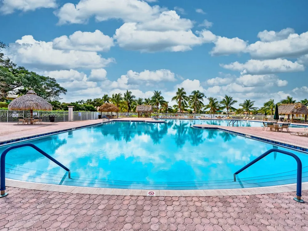 4209 Pinewood Ln Weston, FL 33331