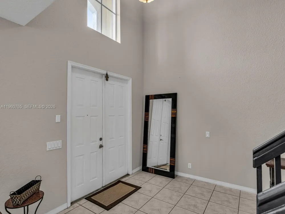 4209 Pinewood Ln Weston, FL 33331