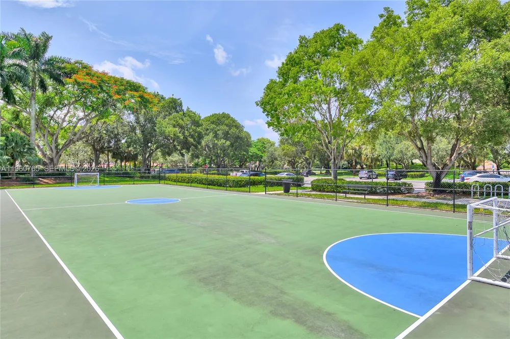 4209 Pinewood Ln Weston, FL 33331