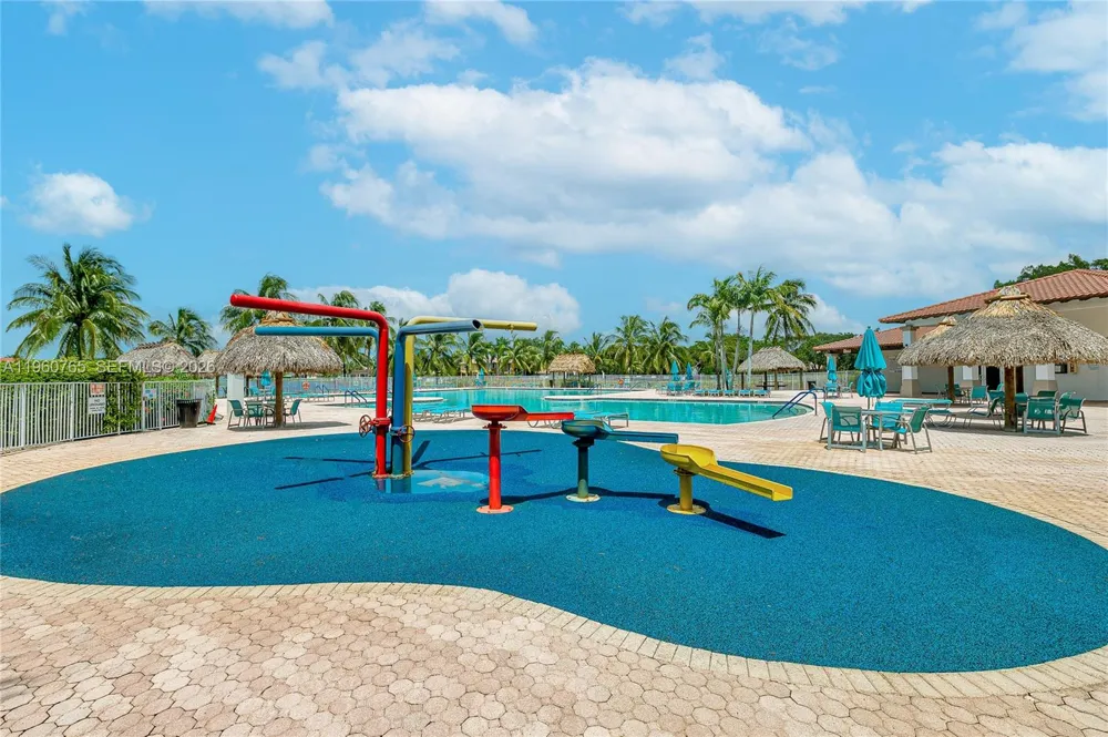 4209 Pinewood Ln Weston, FL 33331
