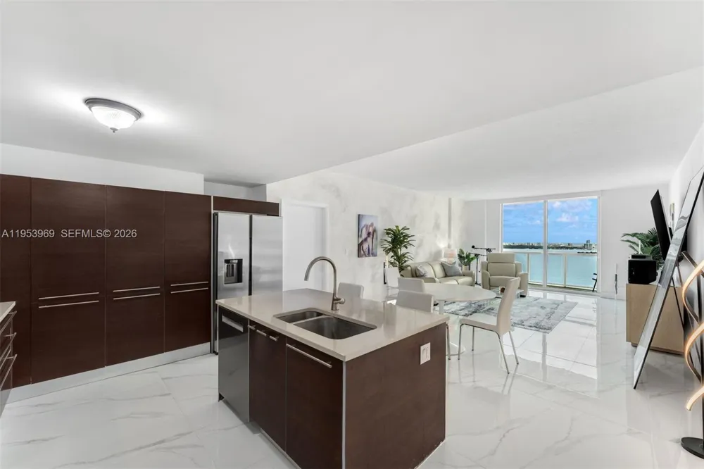 1900 Bayshore Dr #3202 Miami, FL 33132