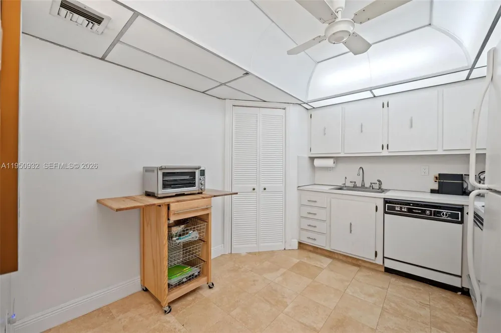 9273 Collins Ave #1102 Surfside, FL 33154