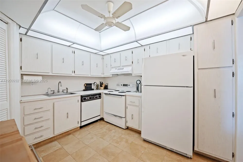 9273 Collins Ave #1102 Surfside, FL 33154