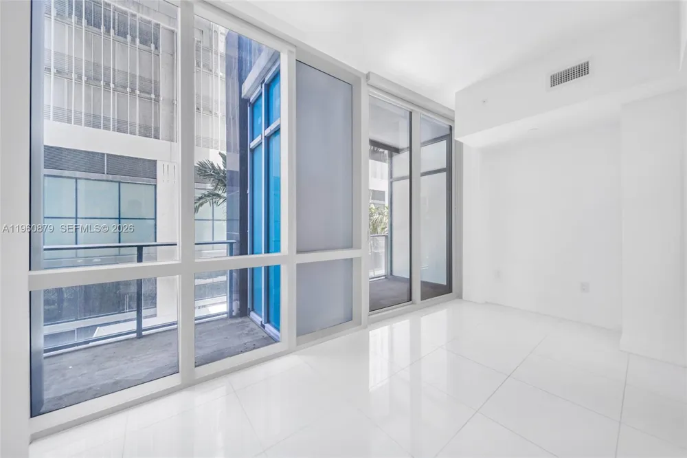 851 NE 1st Ave #204 Miami, FL 33132