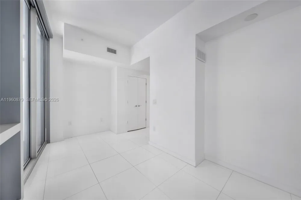 851 NE 1st Ave #204 Miami, FL 33132