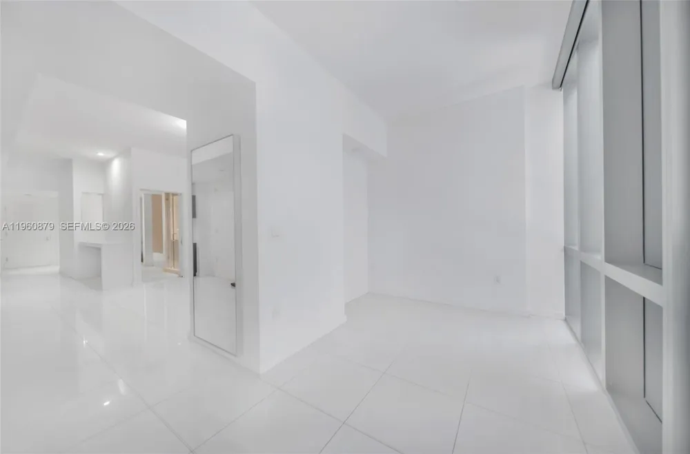 851 NE 1st Ave #204 Miami, FL 33132