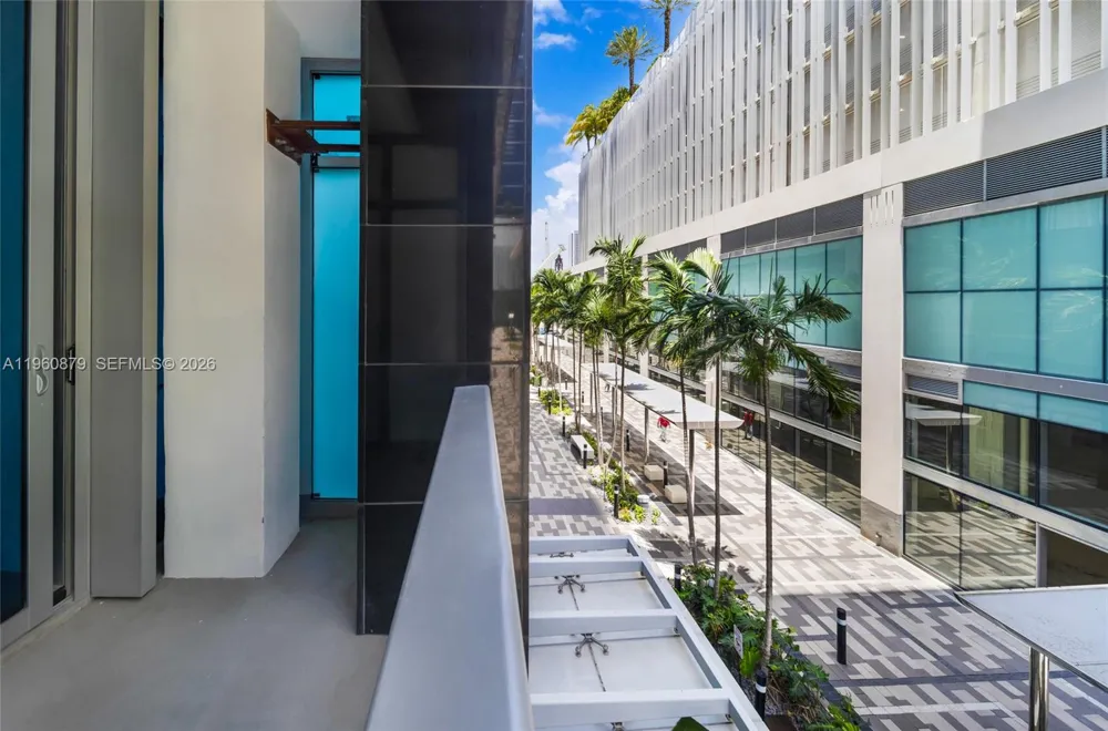 851 NE 1st Ave #204 Miami, FL 33132