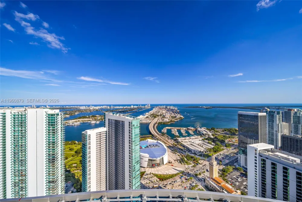 851 NE 1st Ave #204 Miami, FL 33132