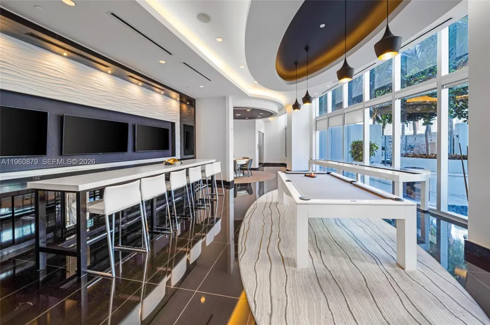 851 NE 1st Ave #204 Miami, FL 33132