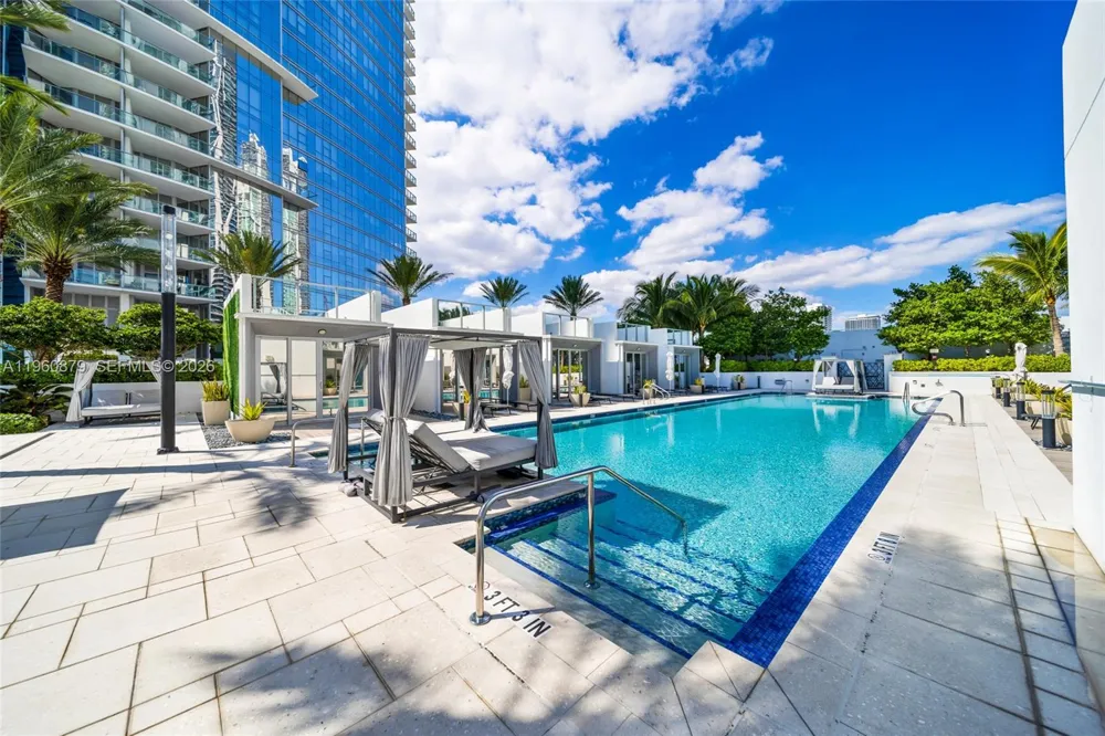 851 NE 1st Ave #204 Miami, FL 33132