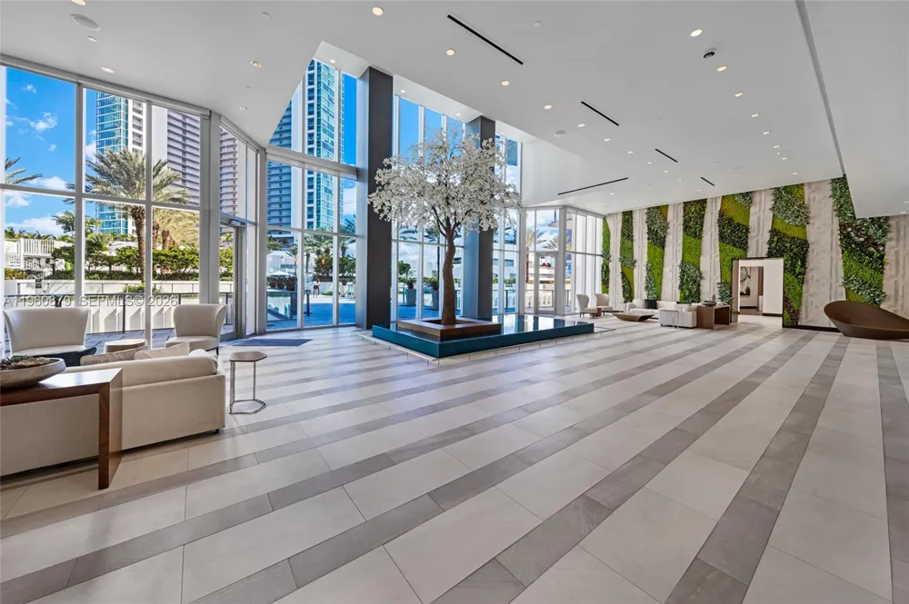 851 NE 1st Ave #204 Miami, FL 33132
