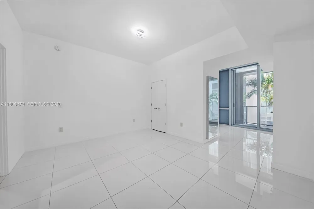 851 NE 1st Ave #204 Miami, FL 33132