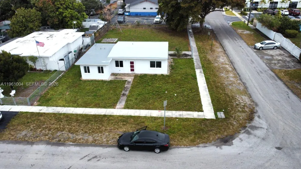 691 E 48th St Hialeah, FL 33013