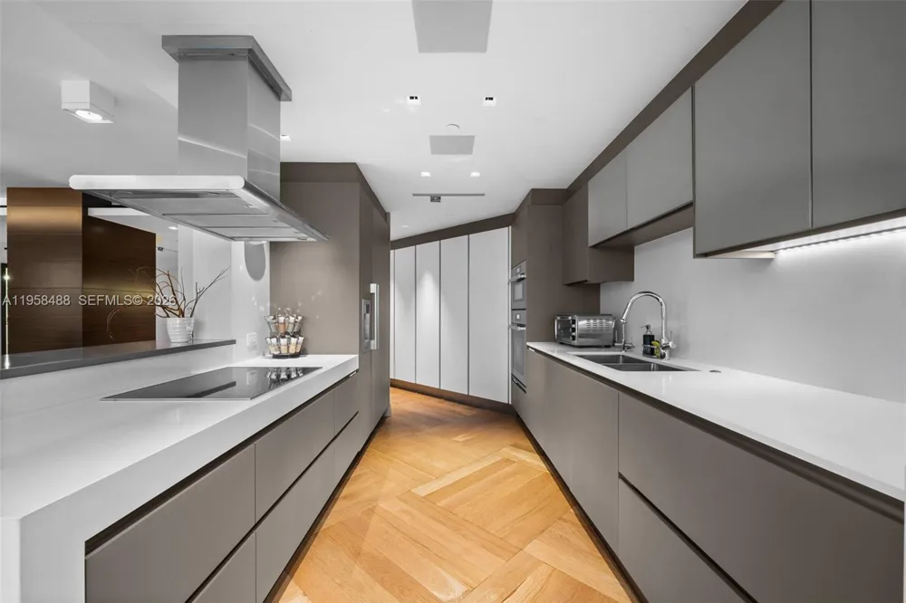 9999 Collins Ave #3E Bal Harbour, FL 33154