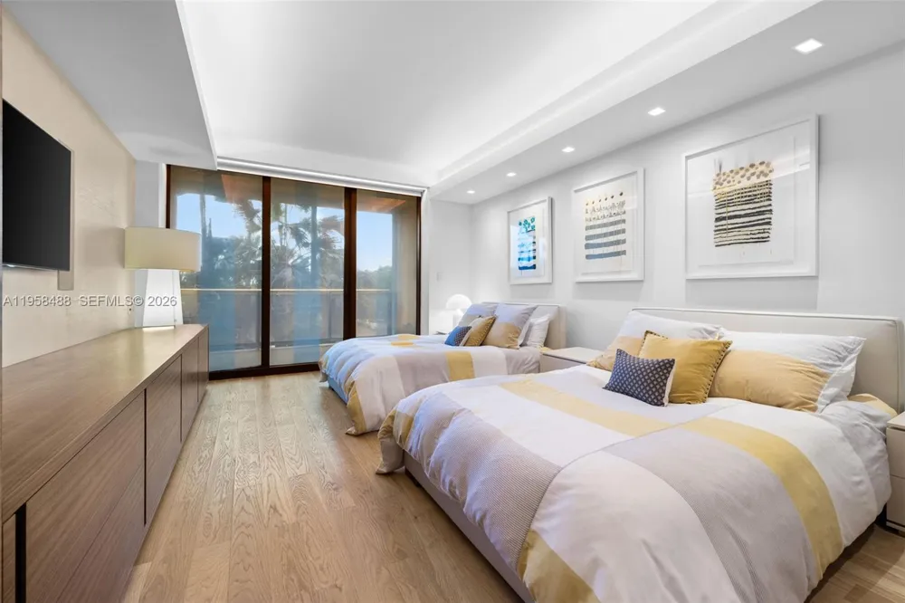 9999 Collins Ave #3E Bal Harbour, FL 33154