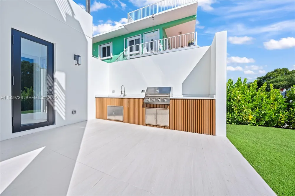 124 Orchid St Plantation Key, FL 33070