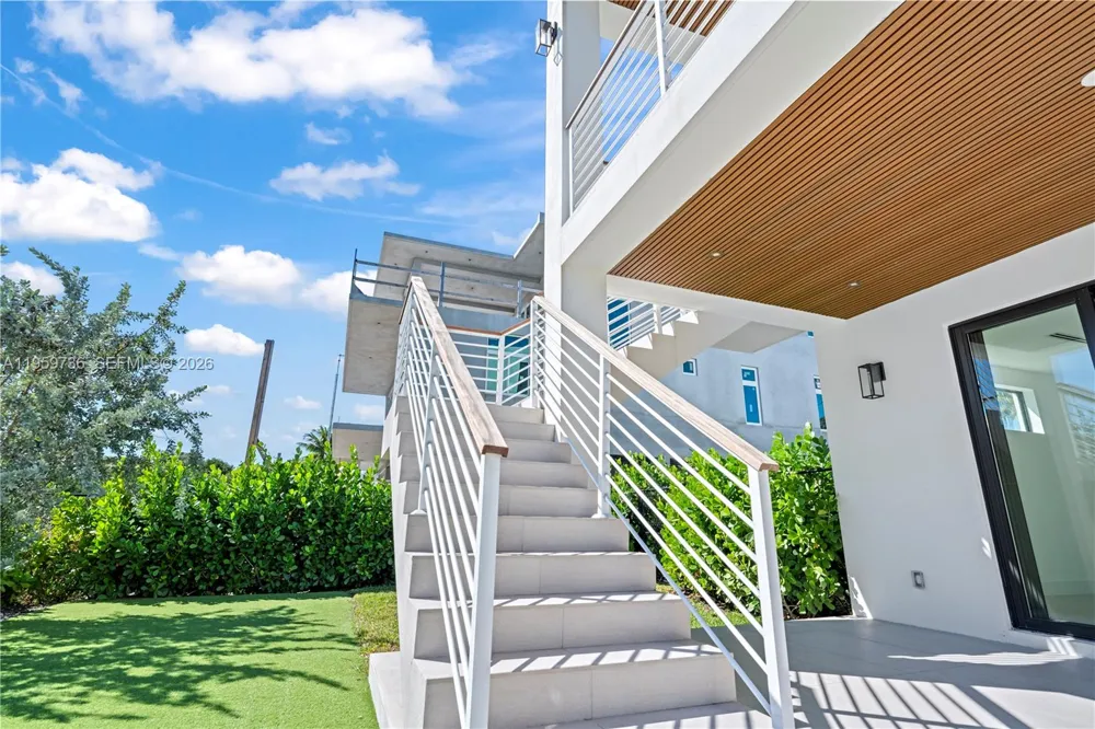 124 Orchid St Plantation Key, FL 33070