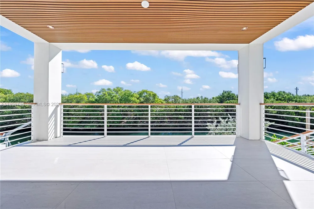 124 Orchid St Plantation Key, FL 33070