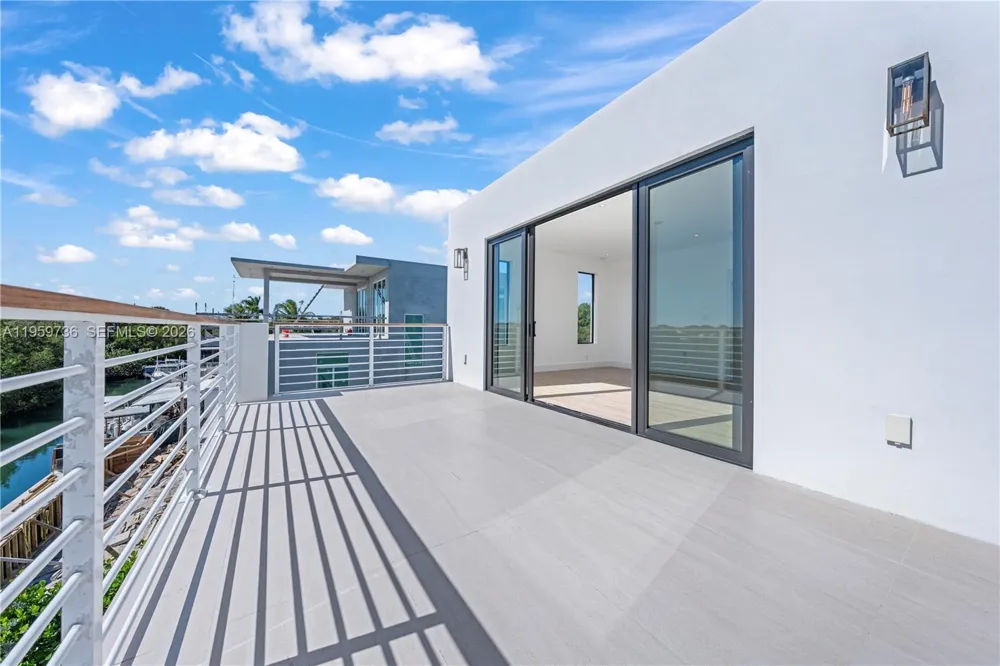 124 Orchid St Plantation Key, FL 33070