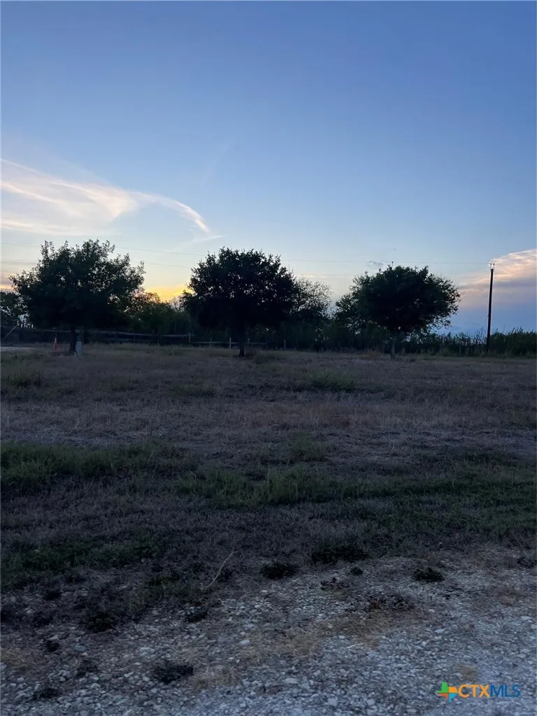 2 Horseshoe Drive Gonzales, TX 78629