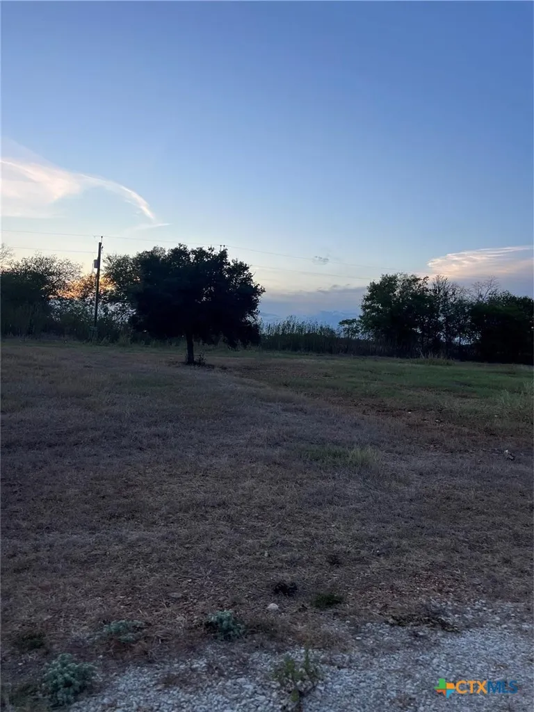 2 Horseshoe Drive Gonzales, TX 78629