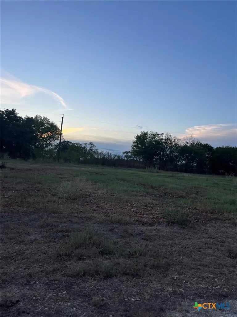 2 Horseshoe Drive Gonzales, TX 78629