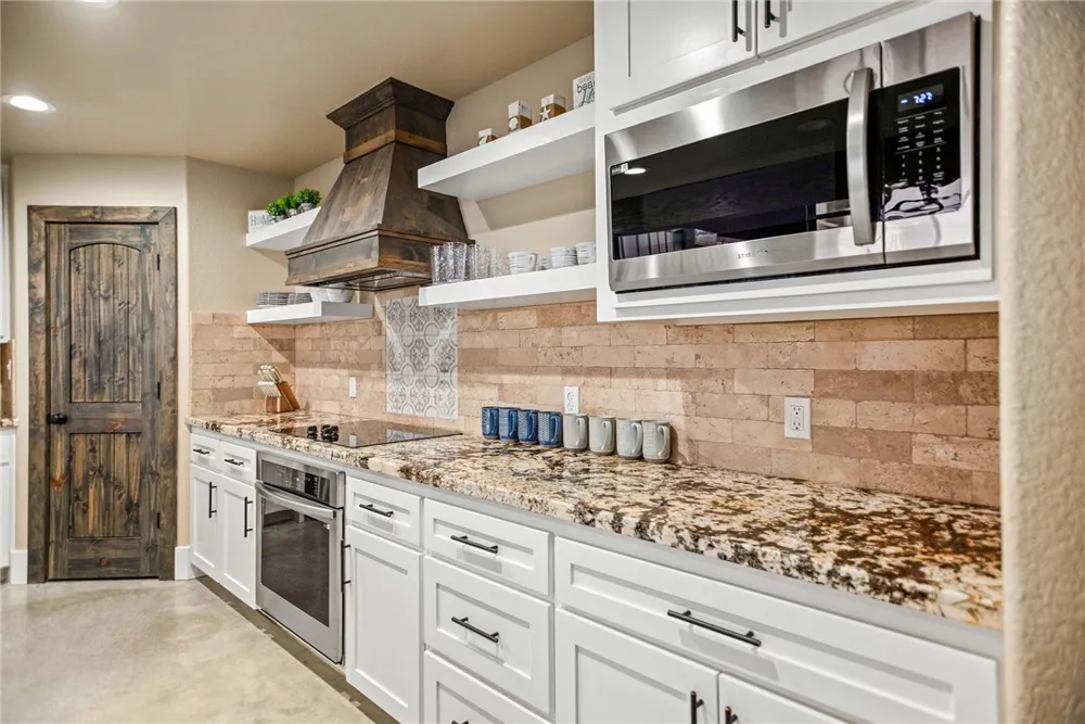 82 Circle Hook Port O'Connor, TX 77982