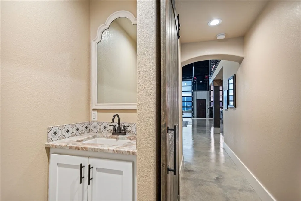 82 Circle Hook Port O'Connor, TX 77982