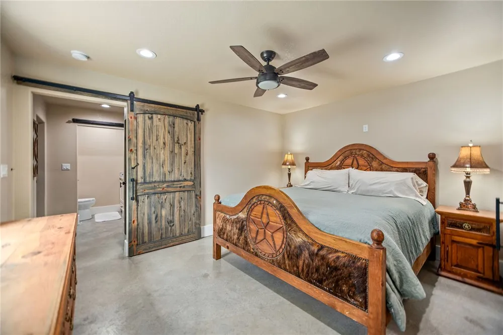 82 Circle Hook Port O'Connor, TX 77982