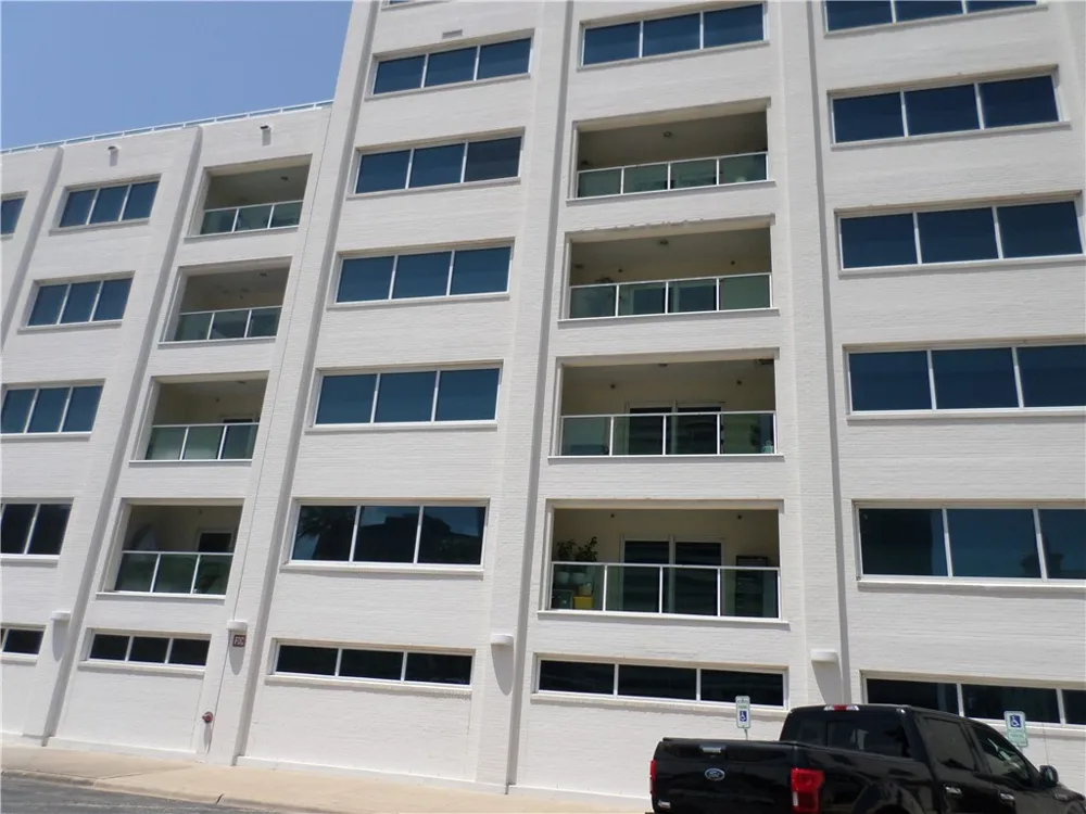 901 Upper Broadway Street #306 Corpus Christi, TX 78401