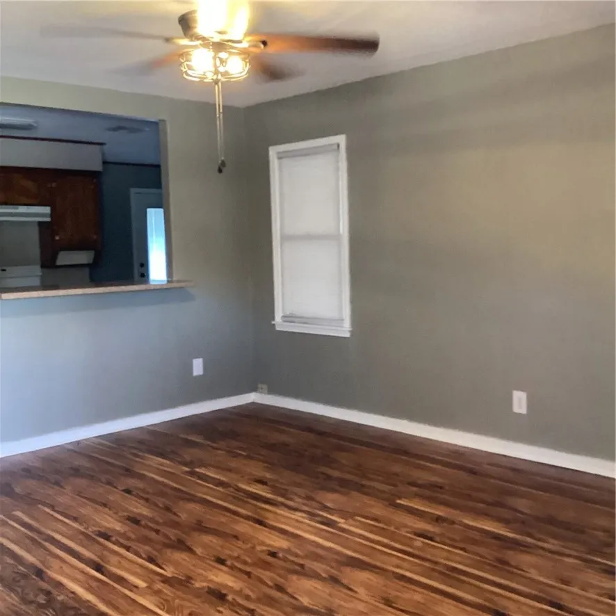 1112 E 4th Street Alice, TX 78332