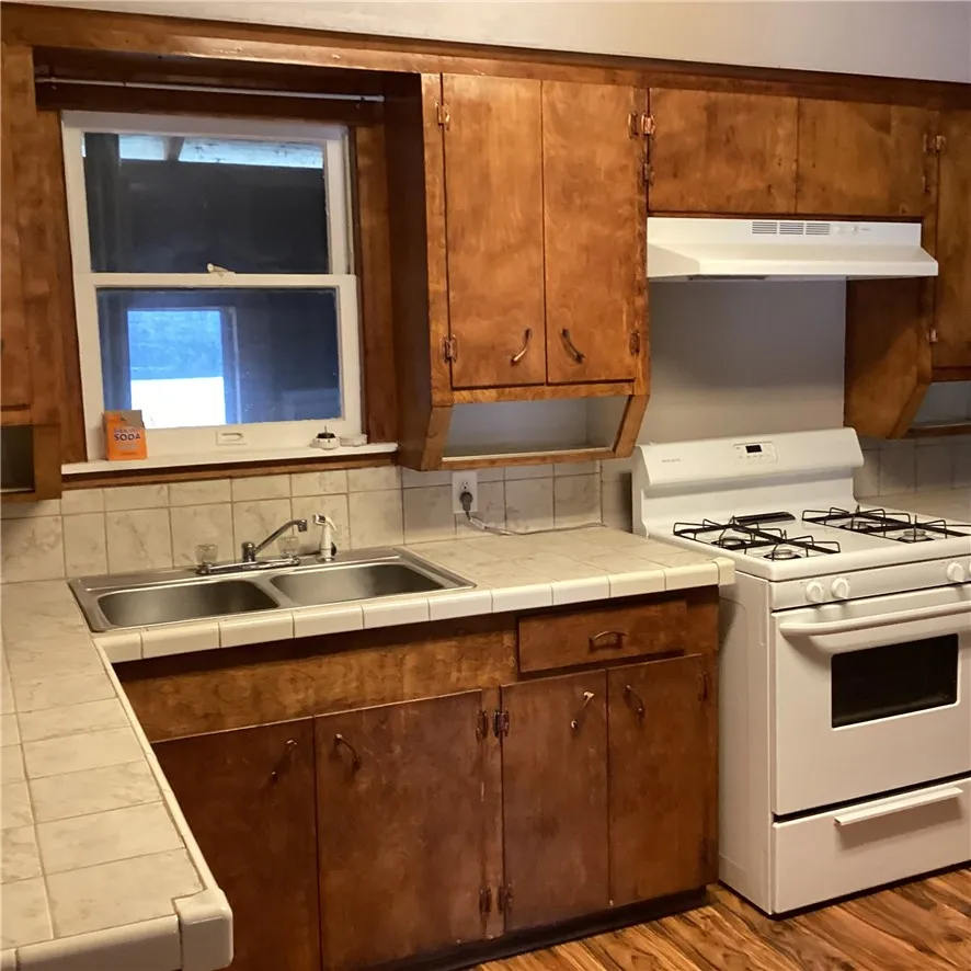 1112 E 4th Street Alice, TX 78332