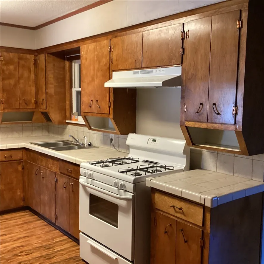 1112 E 4th Street Alice, TX 78332