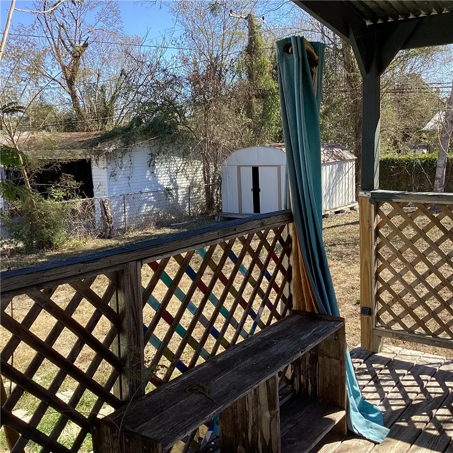 1112 E 4th Street Alice, TX 78332