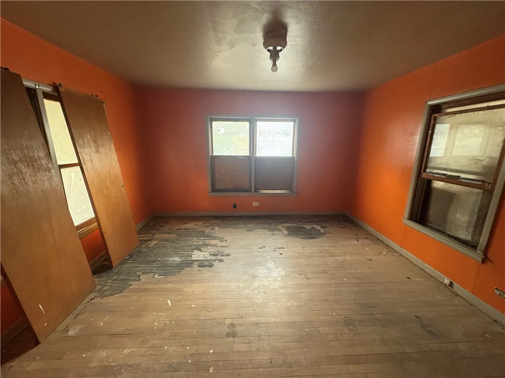 104 Charles Street S George West, TX 78022