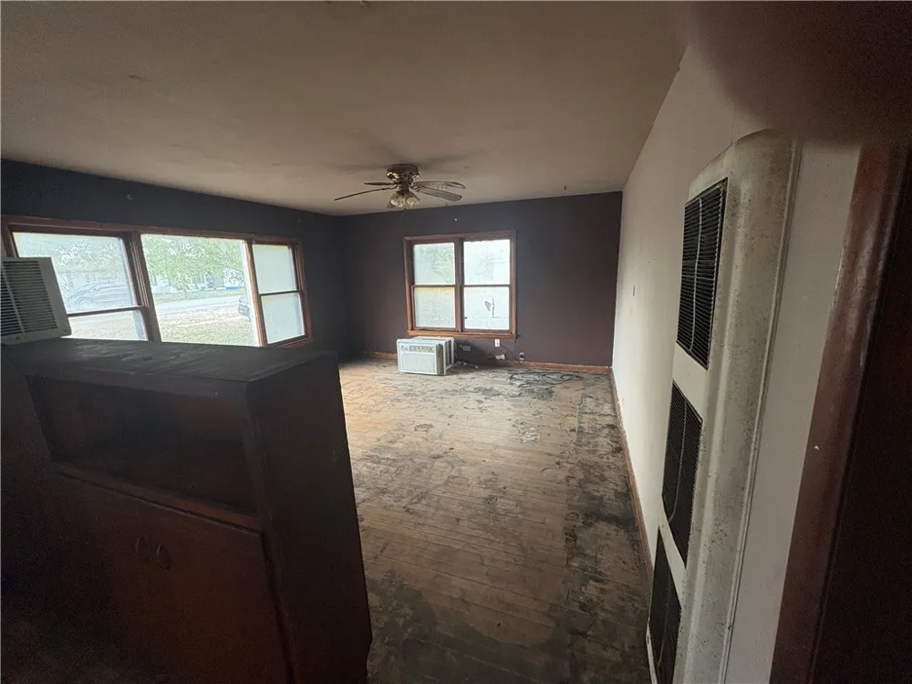 104 Charles Street S George West, TX 78022