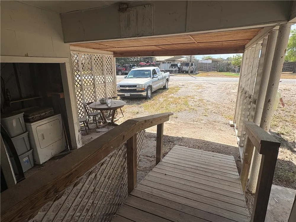 104 Charles Street S George West, TX 78022