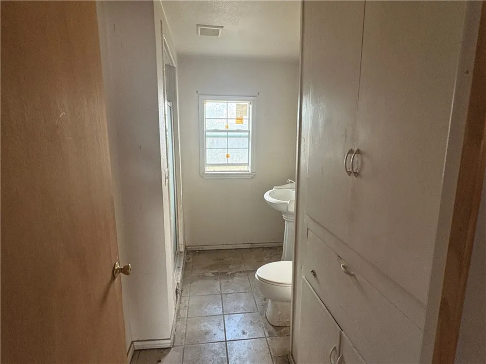 104 Charles Street S George West, TX 78022