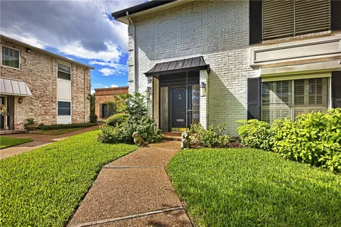 3535 Santa Fe Street #37